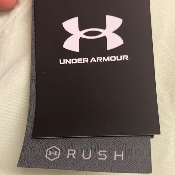 Under Armour Running/Athletic/Athleisure Top, M, NWT! - Picture 6 of 9